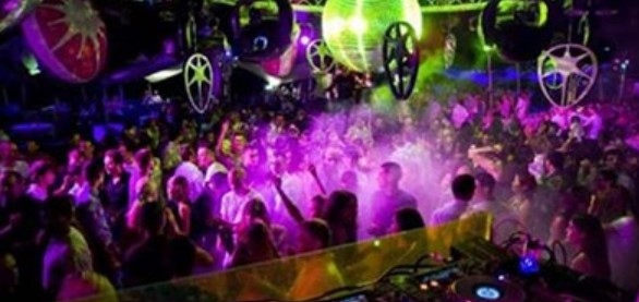 Заведения и дискотеки в Пловдив бяха претъпкани като за последно